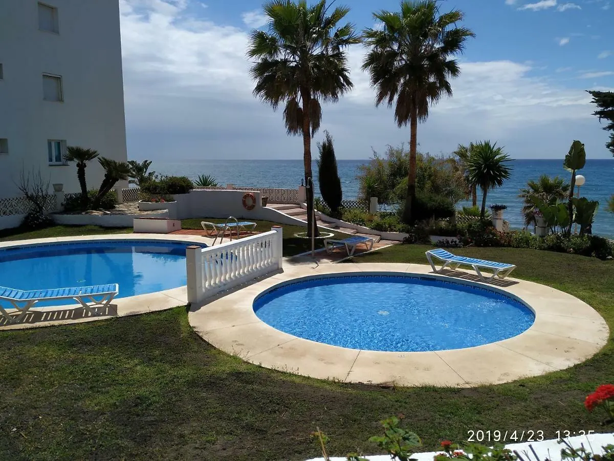 Apartamento En Urbanizacion Algaida En Primera Linea De Playa Sitio de Calahonda Apartment